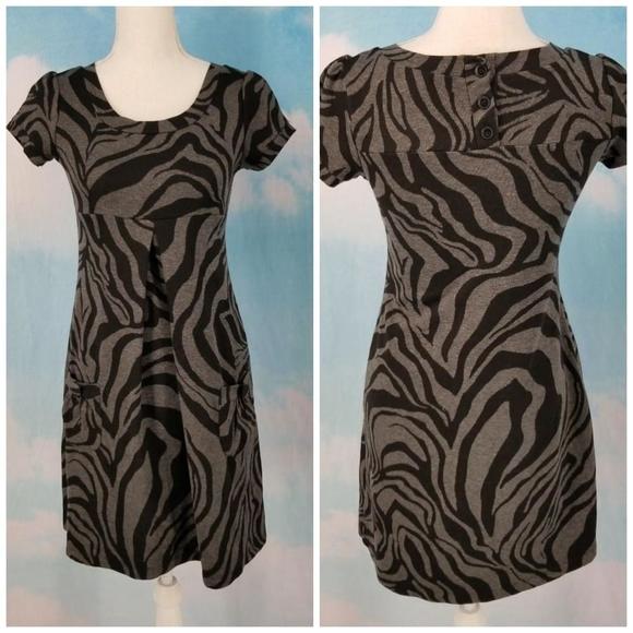 Trendy Enfocus Studio Zebra Print Knit Short Sleeve Dress - Size 6 - Black/Gray - Picture 1 of 9